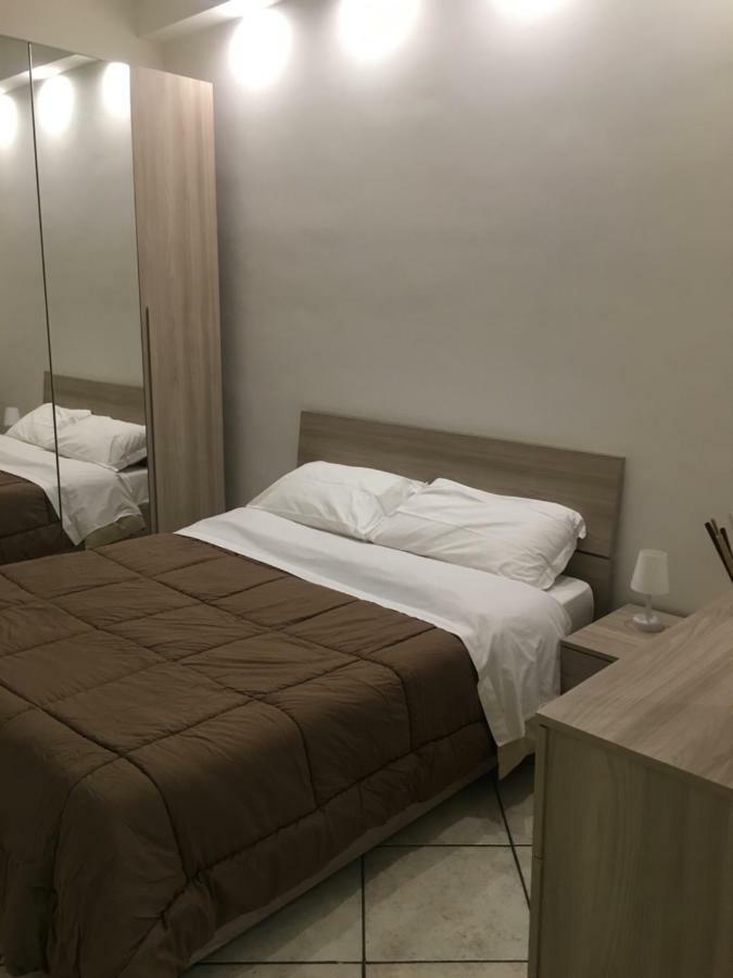 Luxurious Street Apartments Catania Phòng bức ảnh